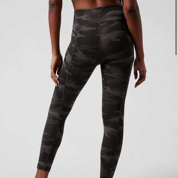 ATHLETA Ultimate Stash Pocket Camo 7/8 Tight NEW FREE SHIPPING!! - Picture 2 of 10